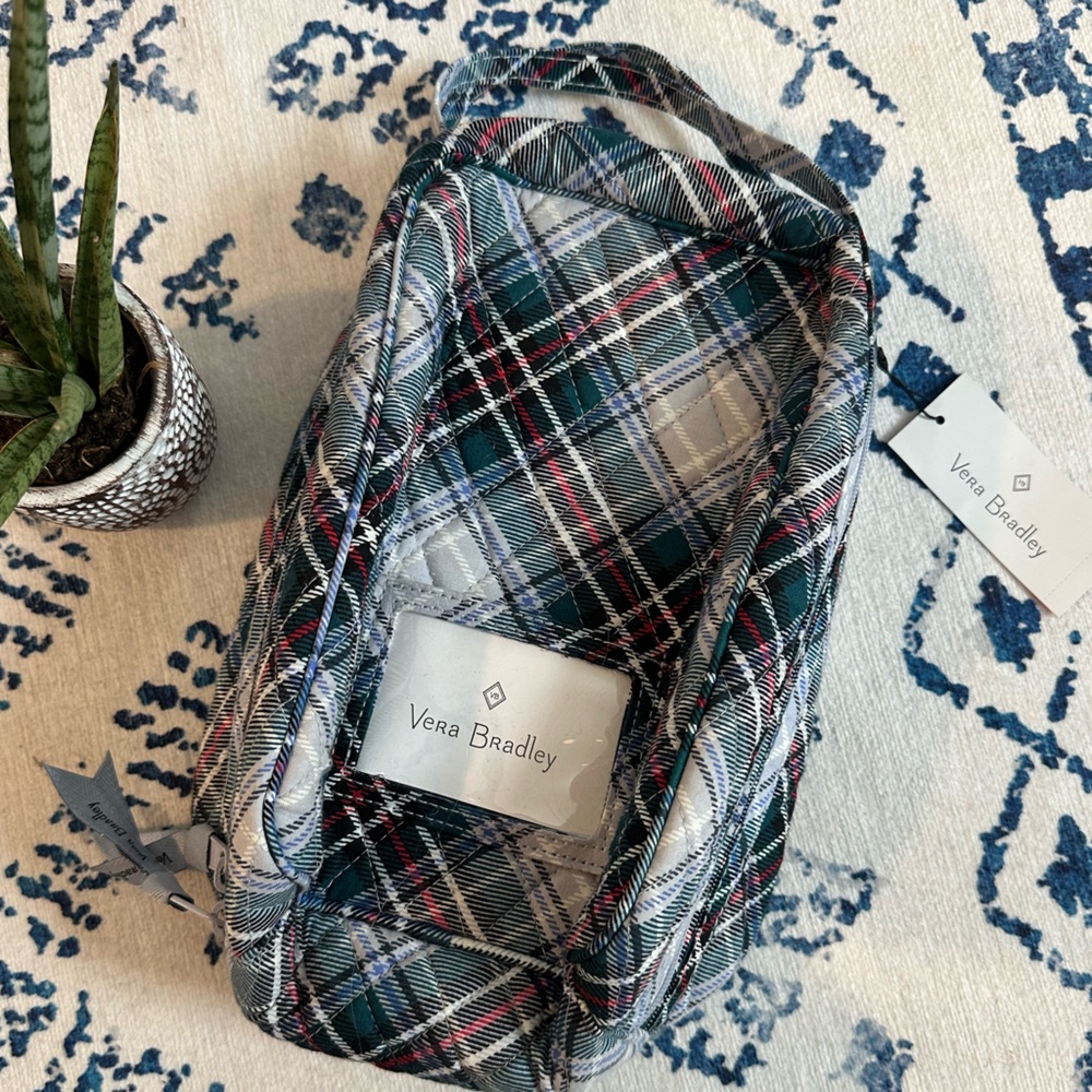 🛑 SOLD!! Vera Bradley Insulated Lunch Tote Lunch Bunch Snowy Plaid